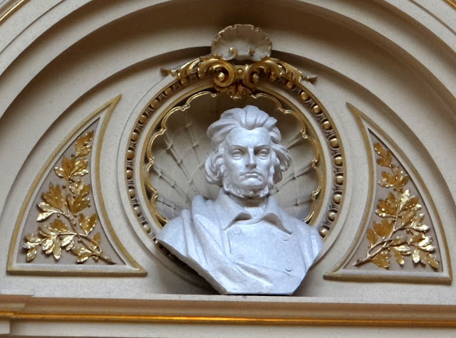 the lviv opera house 2891127 1920